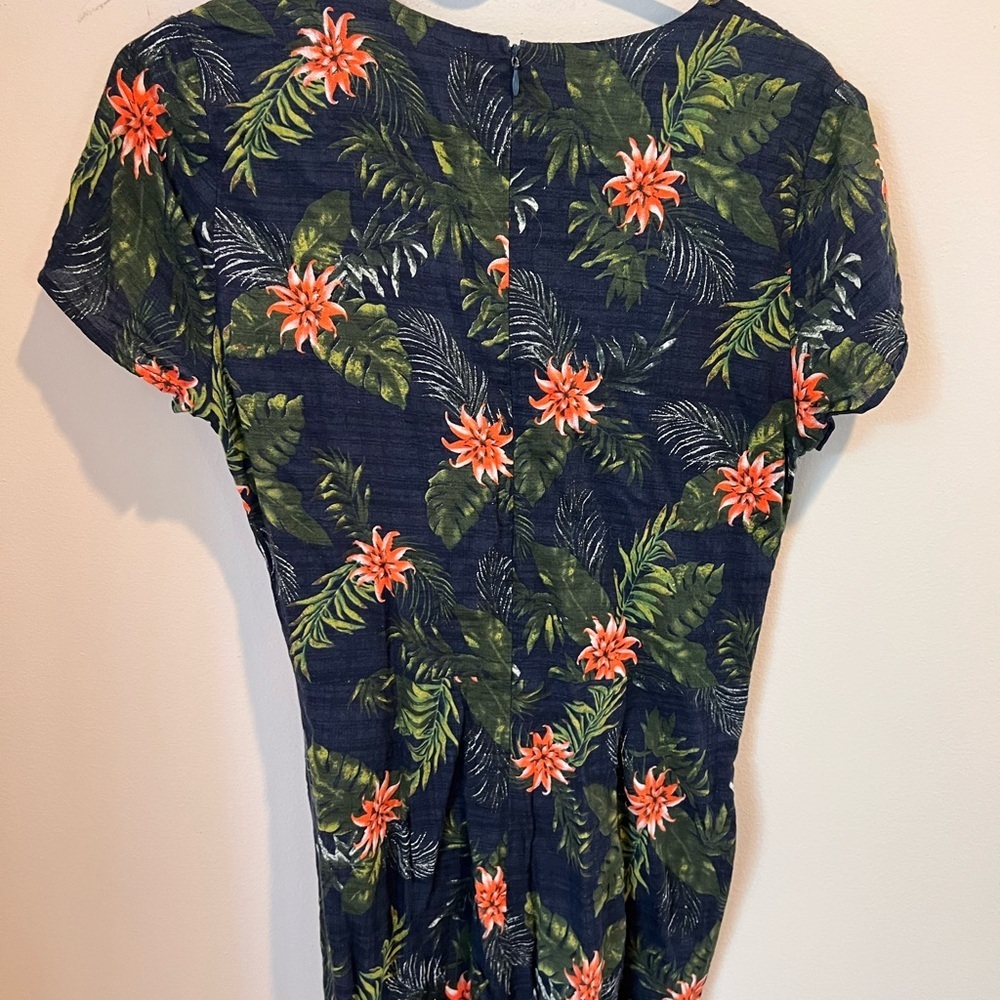 Everly Floral Short Sleeved and Shorts romper (deep v) - Picture 2 of 3